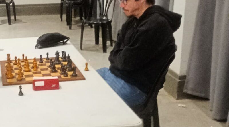 El campeón nacional Diego Flores ganó el Torneo de Ajedrez           110° Aniversario del Hospital Vicente López y Planes